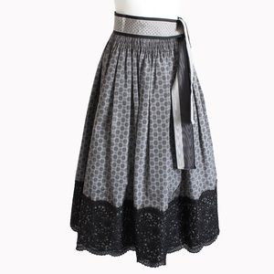 Geoffrey Beene Formal Skirt with Belt Abstract Taffeta with Black Lace Hem Sz 4